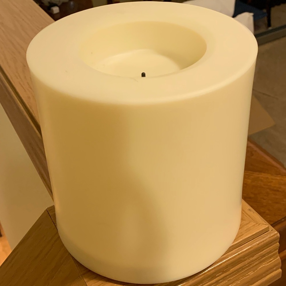 PartyLite LED Color Changing Illusions candle